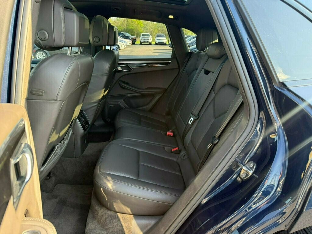 2017 Porsche Macan AWD - 23003968 - 18