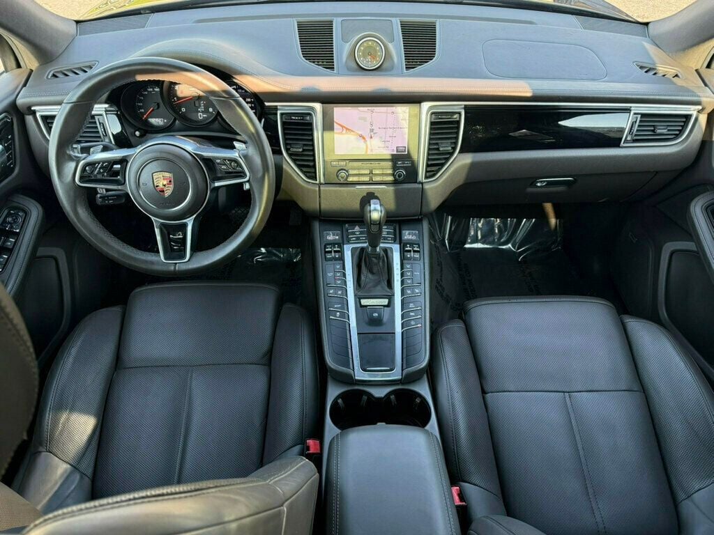 2017 Porsche Macan AWD - 23003968 - 1