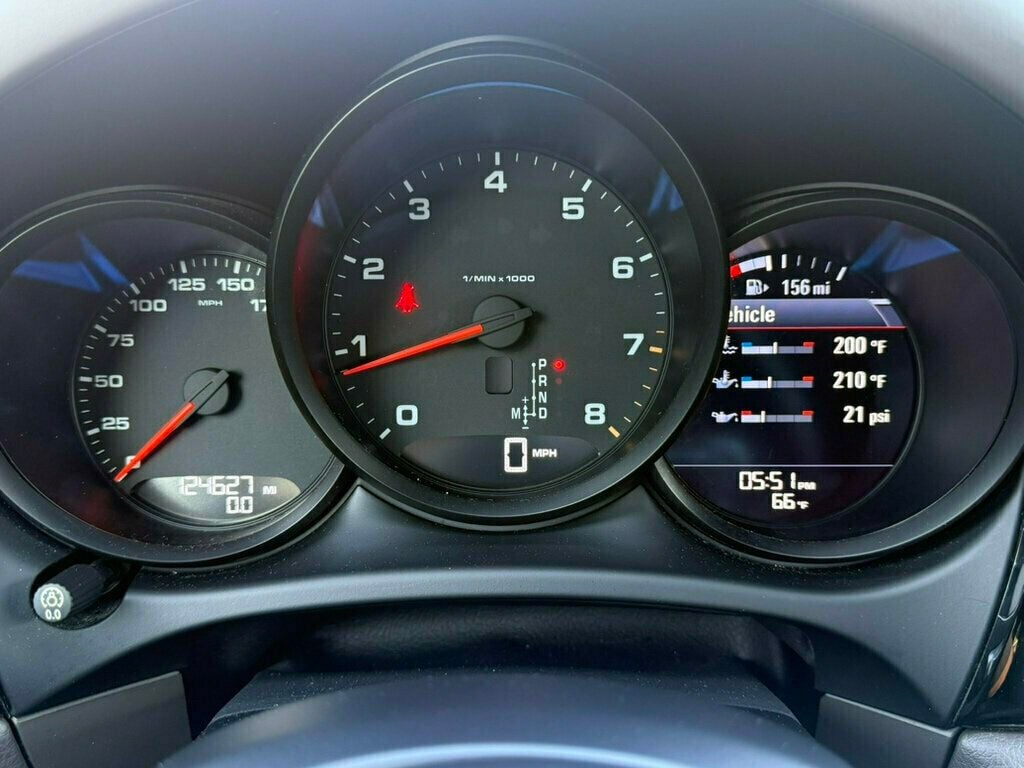 2017 Porsche Macan AWD - 23003968 - 24