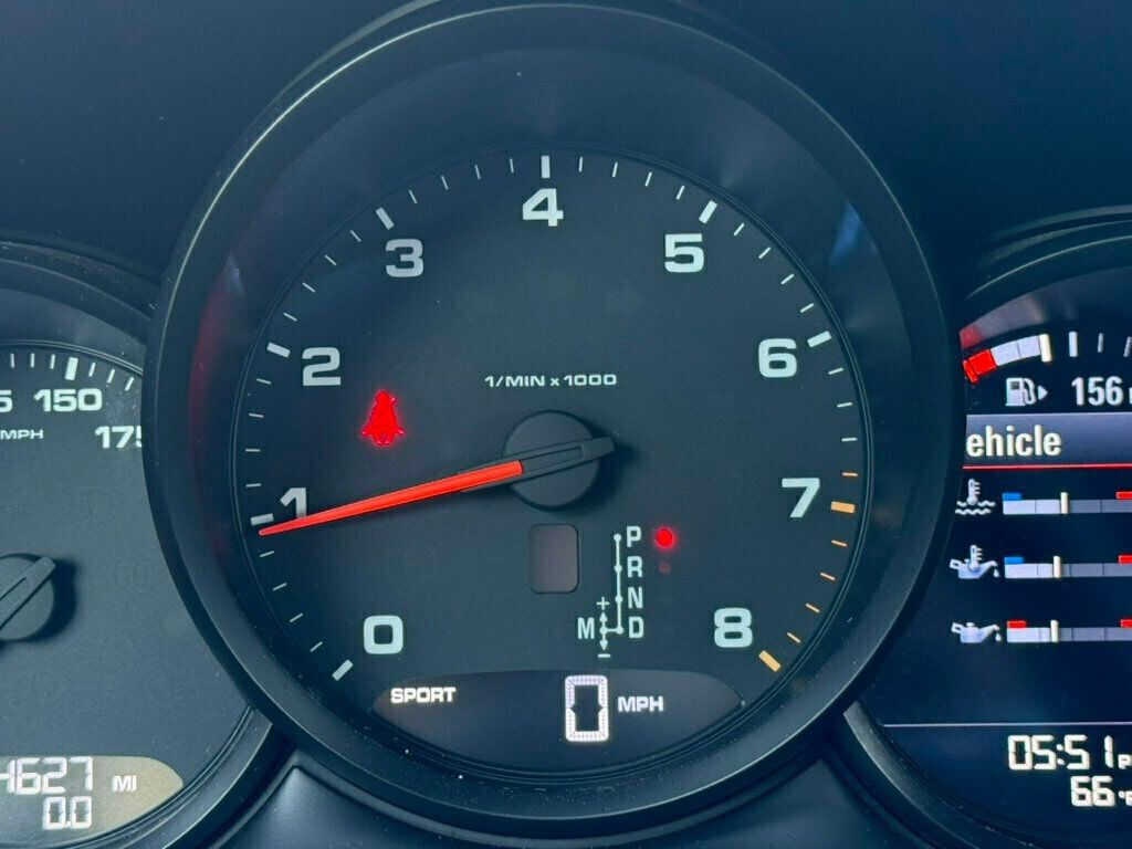 2017 Porsche Macan AWD - 23003968 - 25