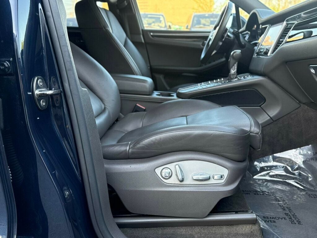 2017 Porsche Macan AWD - 23003968 - 34