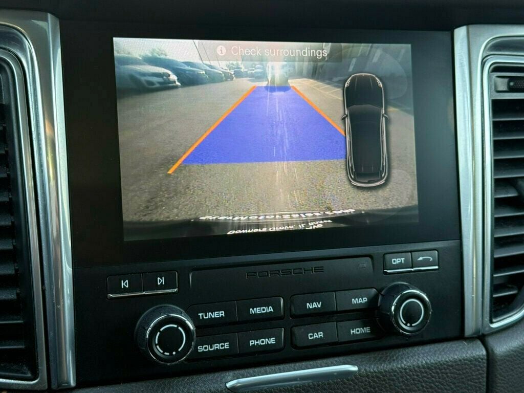 2017 Porsche Macan AWD - 23003968 - 3