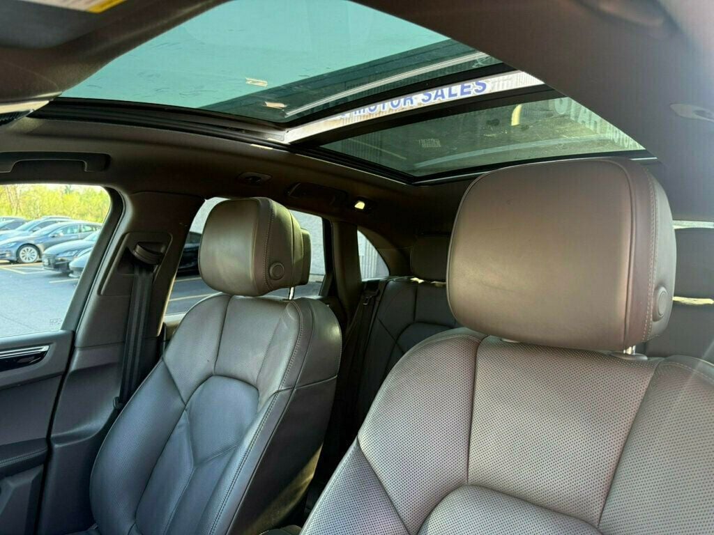 2017 Porsche Macan AWD - 23003968 - 4