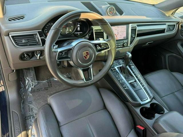 2017 Porsche Macan AWD - 23003968 - 8
