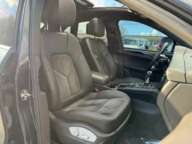2017 Porsche Macan AWD - 23013135 - 12