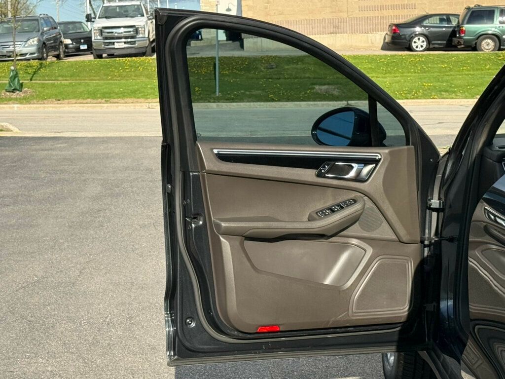 2017 Porsche Macan AWD - 23013135 - 15