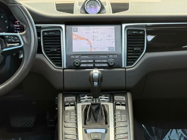 2017 Porsche Macan AWD - 23013135 - 21