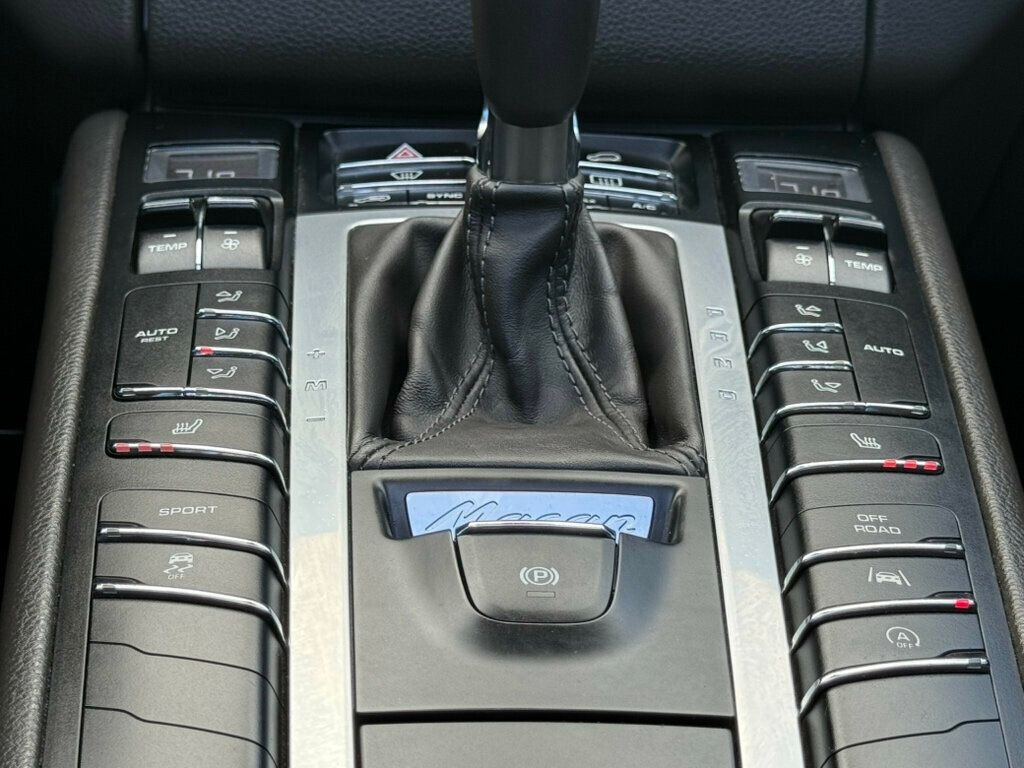 2017 Porsche Macan AWD - 23013135 - 24