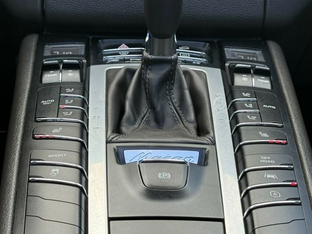 2017 Porsche Macan AWD - 23013135 - 24