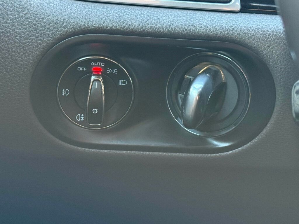 2017 Porsche Macan AWD - 23013135 - 30