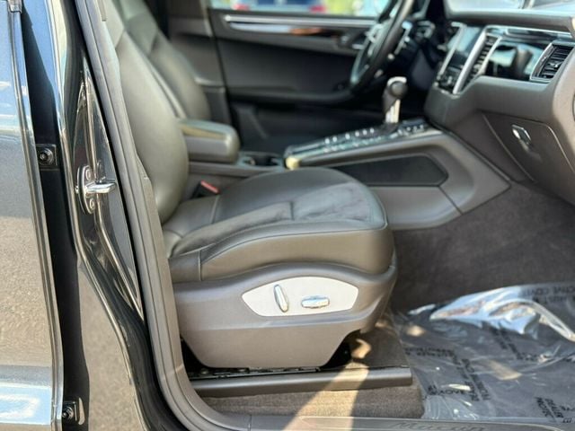 2017 Porsche Macan AWD - 23013135 - 37