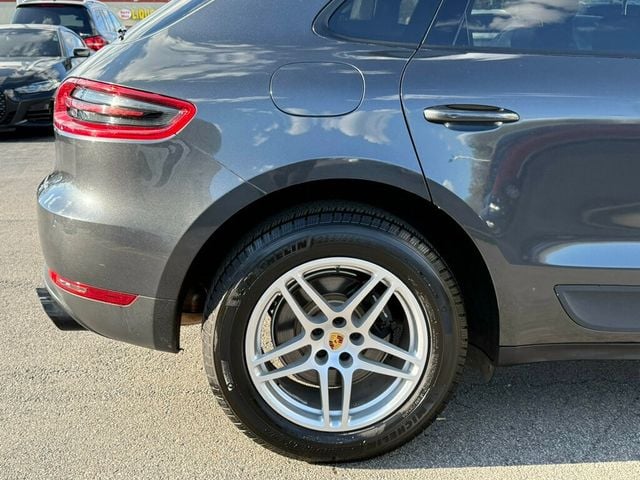 2017 Porsche Macan AWD - 23013135 - 39