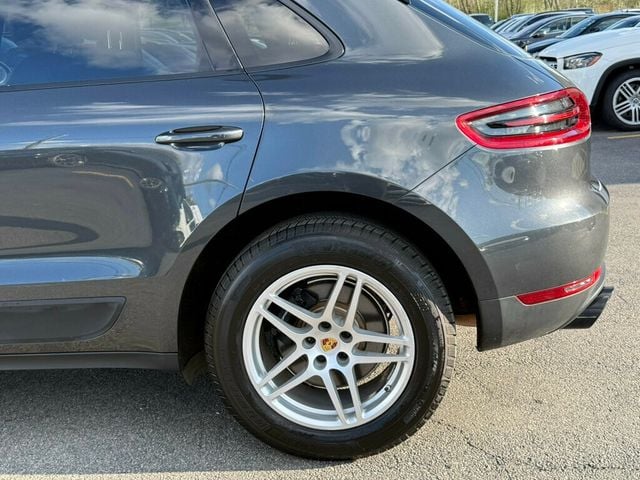 2017 Porsche Macan AWD - 23013135 - 40