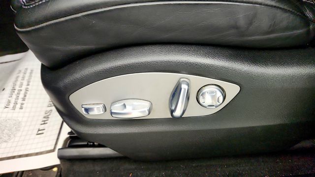 2017 Porsche Macan AWD w/ 20'' Sport Wheels, Premium Pkg, Nav & Panoramic Roof - 23029480 - 11