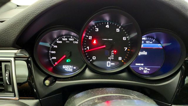 2017 Porsche Macan AWD w/ 20'' Sport Wheels, Premium Pkg, Nav & Panoramic Roof - 23029480 - 14