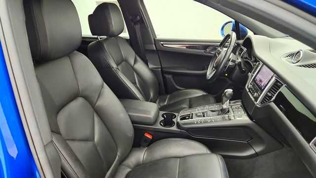 2017 Porsche Macan AWD w/ 20'' Sport Wheels, Premium Pkg, Nav & Panoramic Roof - 23029480 - 24