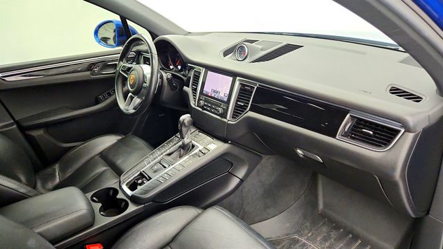 2017 Porsche Macan AWD w/ 20'' Sport Wheels, Premium Pkg, Nav & Panoramic Roof - 23029480 - 25
