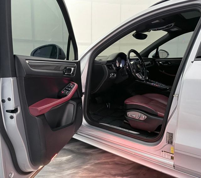 2017 Porsche Macan GTS - 23030302 - 16