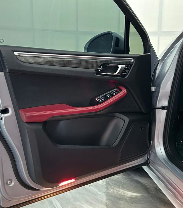 2017 Porsche Macan GTS - 23030302 - 17