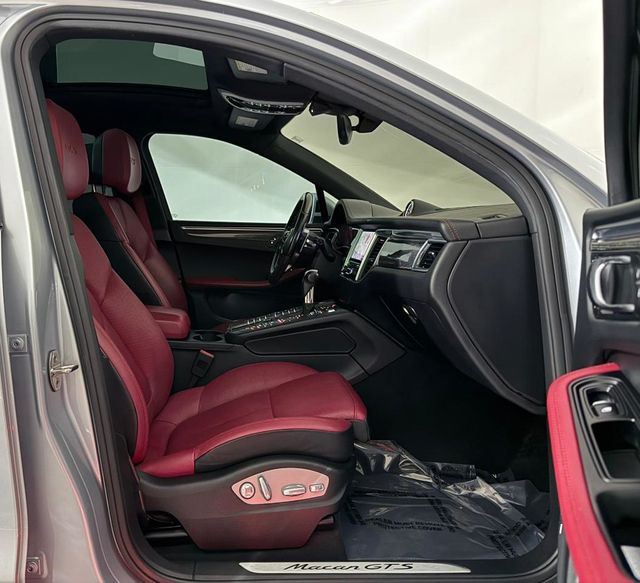 2017 Porsche Macan GTS - 23030302 - 28