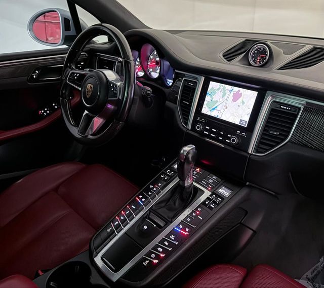 2017 Porsche Macan GTS - 23030302 - 29