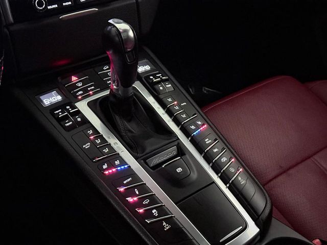 2017 Porsche Macan GTS - 23030302 - 38