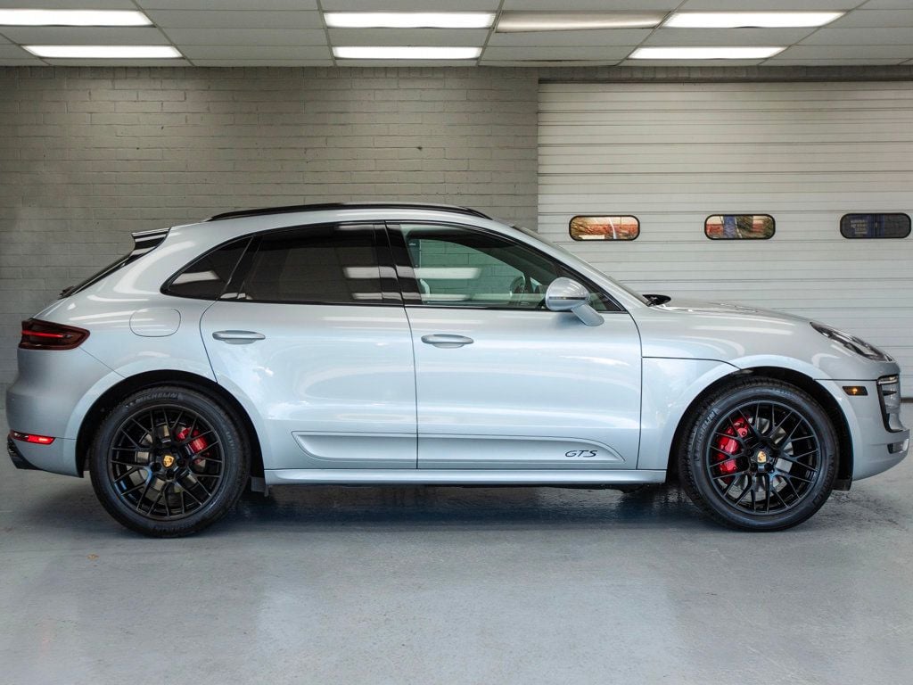 2017 Porsche Macan GTS photo 3