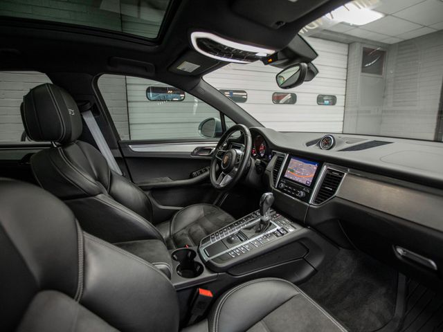 2017 Porsche Macan GTS AWD - 22979207 - 14