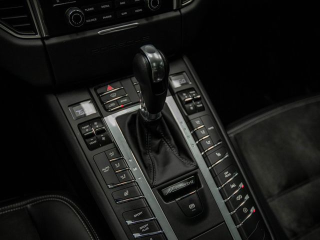 2017 Porsche Macan GTS AWD - 22979207 - 20