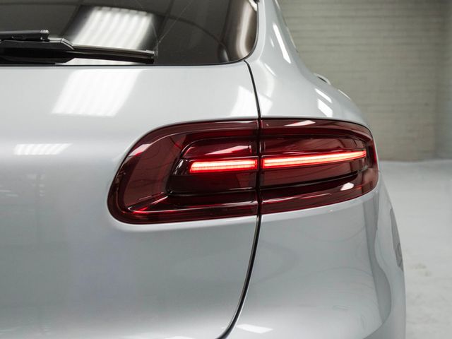2017 Porsche Macan GTS AWD - 22979207 - 34
