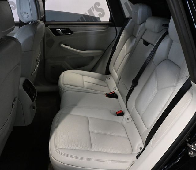 2017 Porsche Macan GTS PCCB Premium Plus PTV Plus 1 Owner - 23083093 - 16