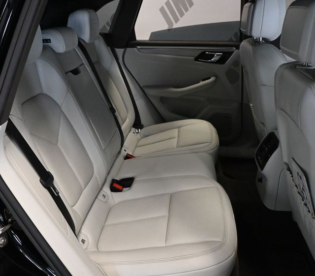 2017 Porsche Macan GTS PCCB Premium Plus PTV Plus 1 Owner - 23083093 - 18