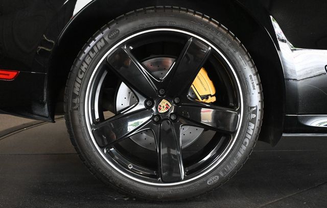 2017 Porsche Macan GTS PCCB Premium Plus PTV Plus 1 Owner - 23083093 - 8