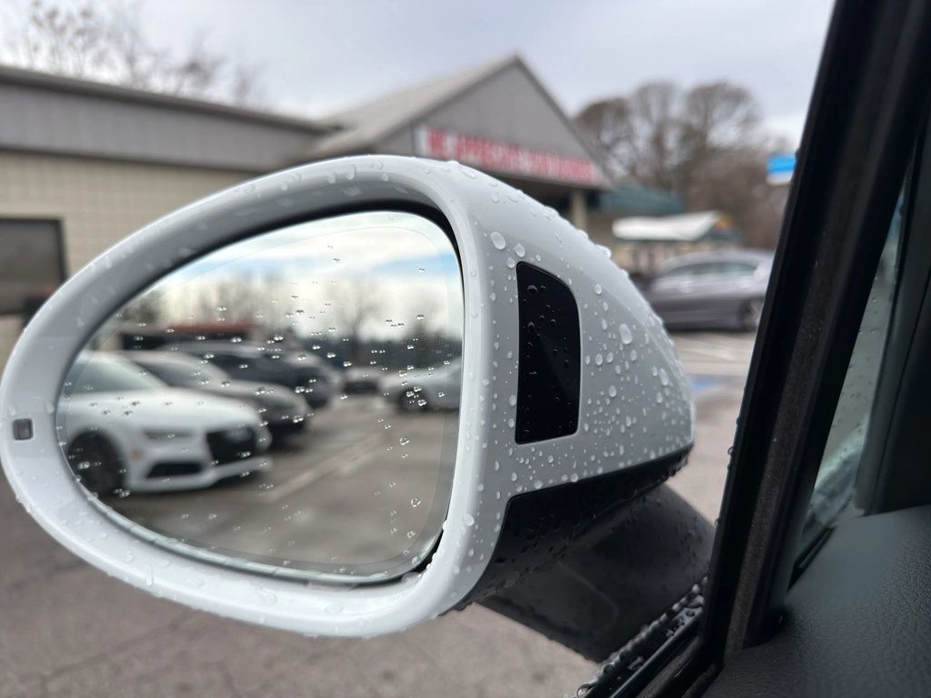 2017 Porsche Macan GTS Sport Utility 4D - 22972217 - 34