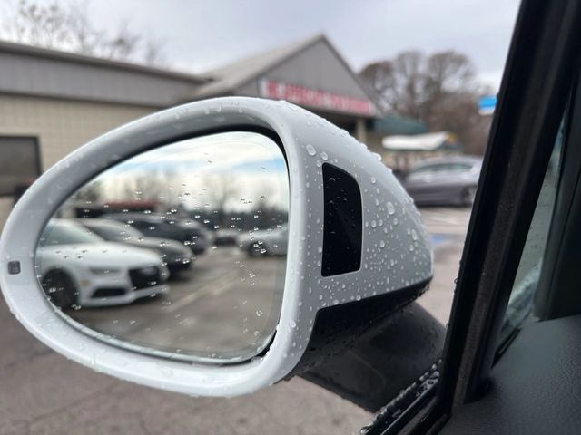 2017 Porsche Macan GTS Sport Utility 4D - 22972217 - 34