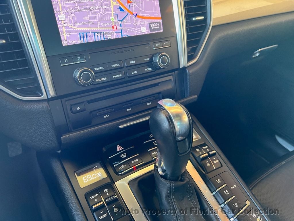 2017 Porsche Macan GTS Turbo photo 59