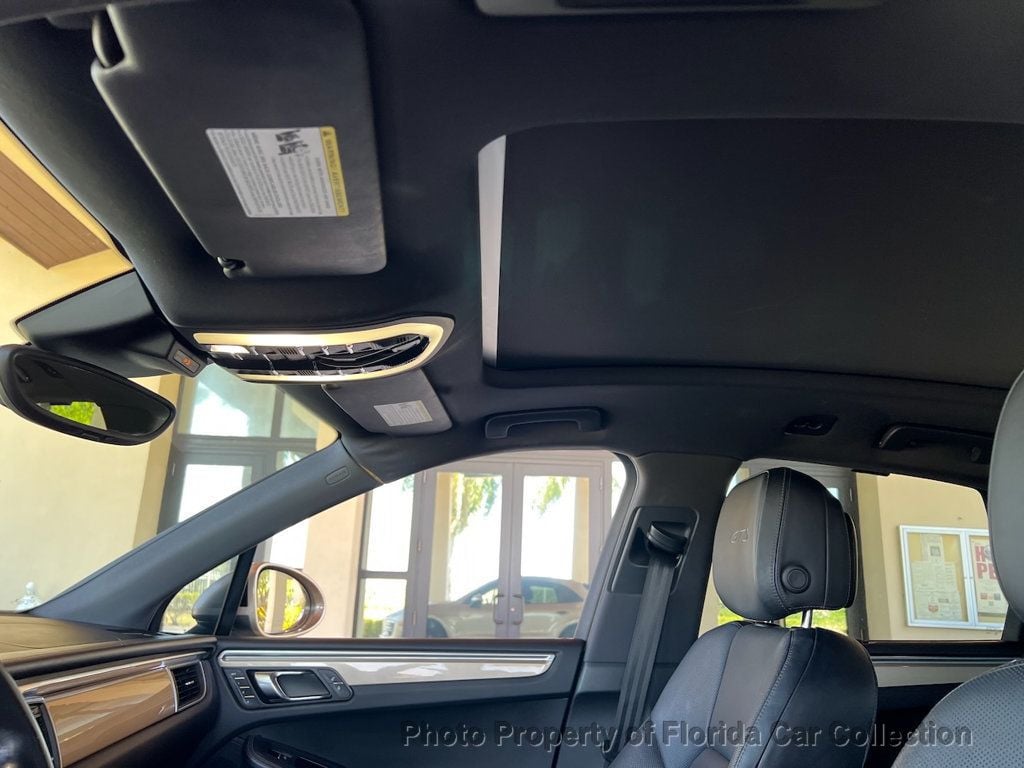 2017 Porsche Macan GTS Turbo AWD PDK - 22828732 - 70