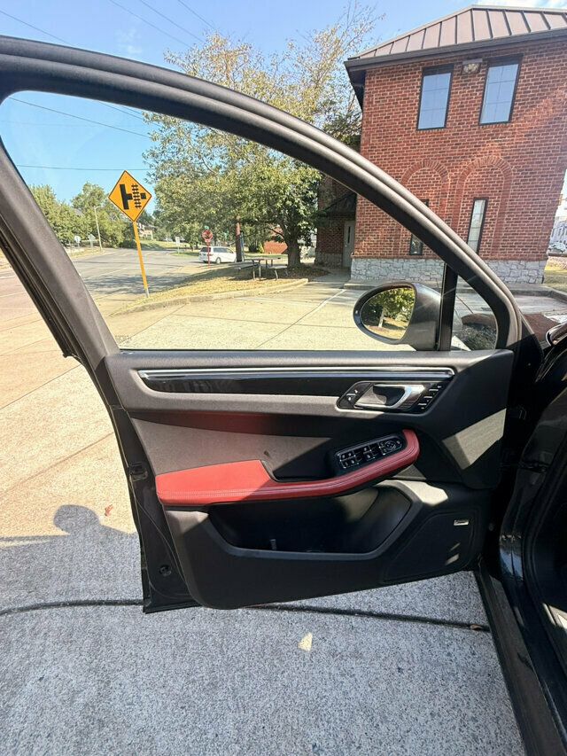 2017 Porsche Macan LocalTrade/MSRP$67670/PremiumPkgPlus/Heated&CooledSeats/PanoRoof - 23080527 - 10
