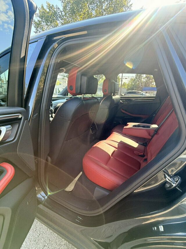 2017 Porsche Macan LocalTrade/MSRP$67670/PremiumPkgPlus/Heated&CooledSeats/PanoRoof - 23080527 - 11