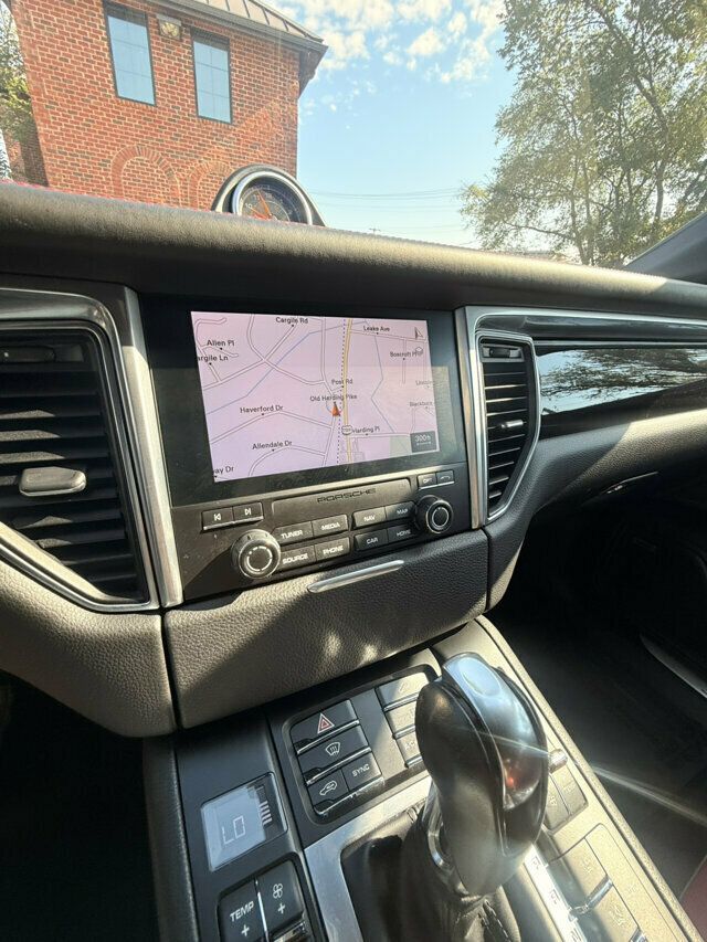 2017 Porsche Macan LocalTrade/MSRP$67670/PremiumPkgPlus/Heated&CooledSeats/PanoRoof - 23080527 - 24