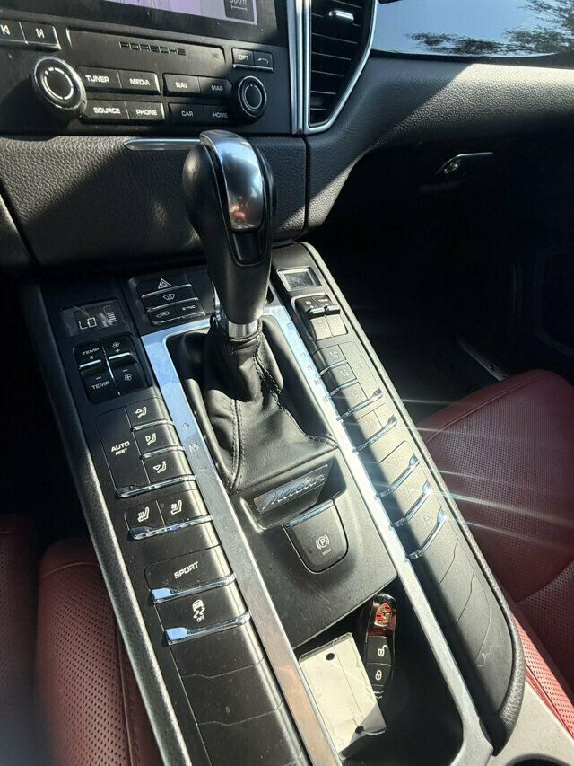 2017 Porsche Macan LocalTrade/MSRP$67670/PremiumPkgPlus/Heated&CooledSeats/PanoRoof - 23080527 - 26
