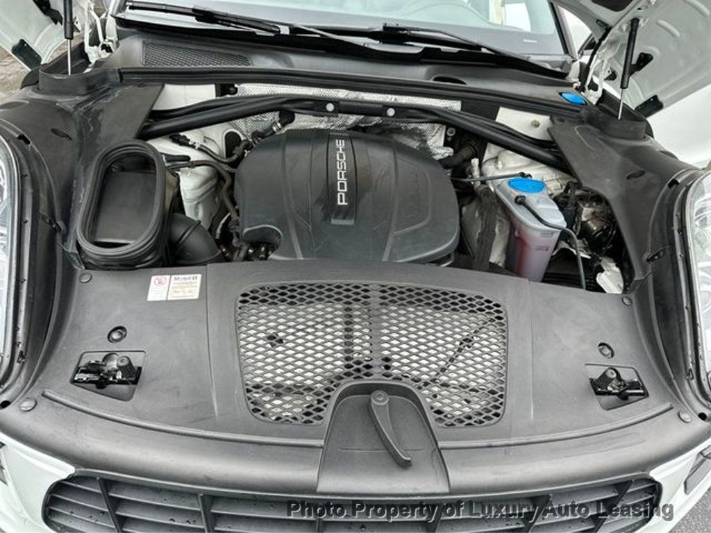 2017 Porsche Macan photo 27