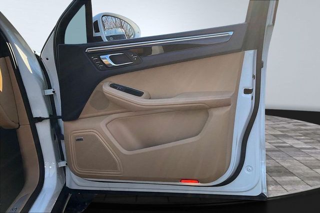 2017 Porsche Macan S - 22962241 - 16