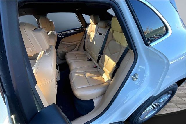 2017 Porsche Macan S - 22962241 - 17