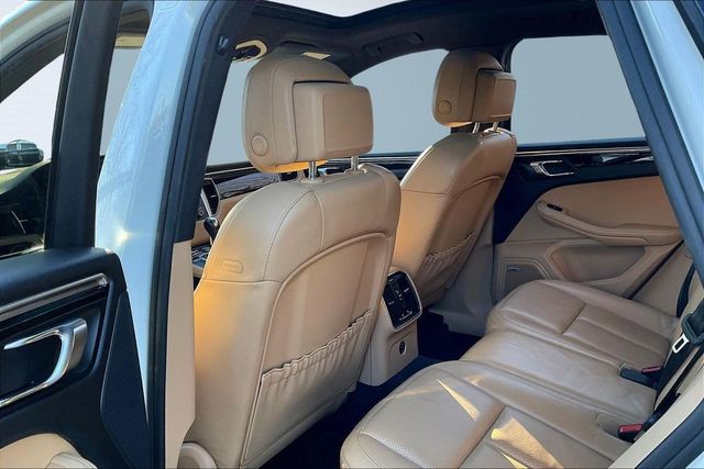 2017 Porsche Macan S - 22962241 - 18