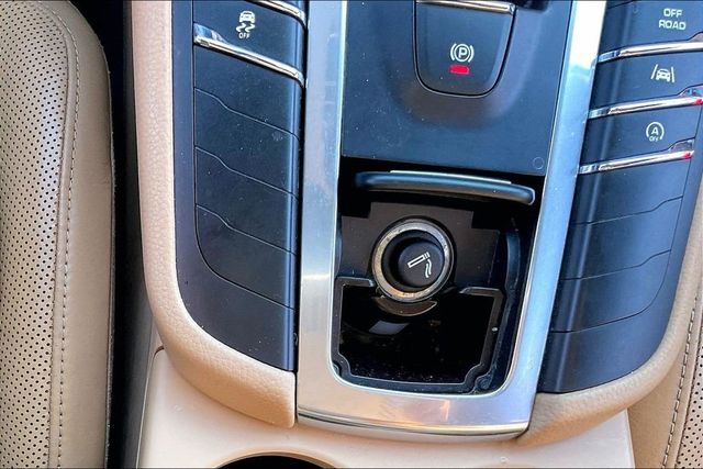 2017 Porsche Macan S - 22962241 - 25