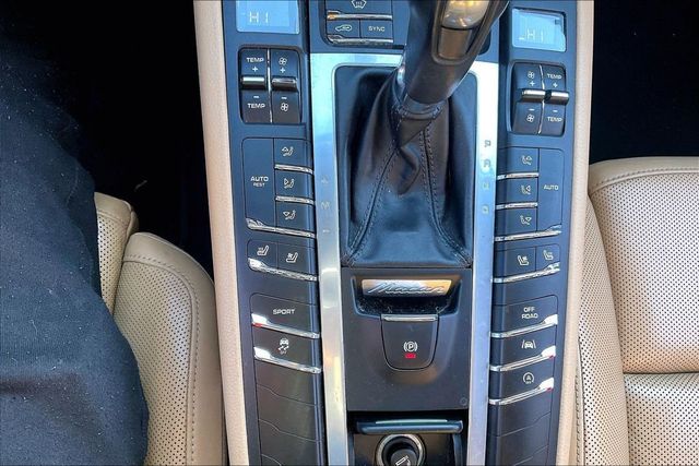 2017 Porsche Macan S - 22962241 - 28