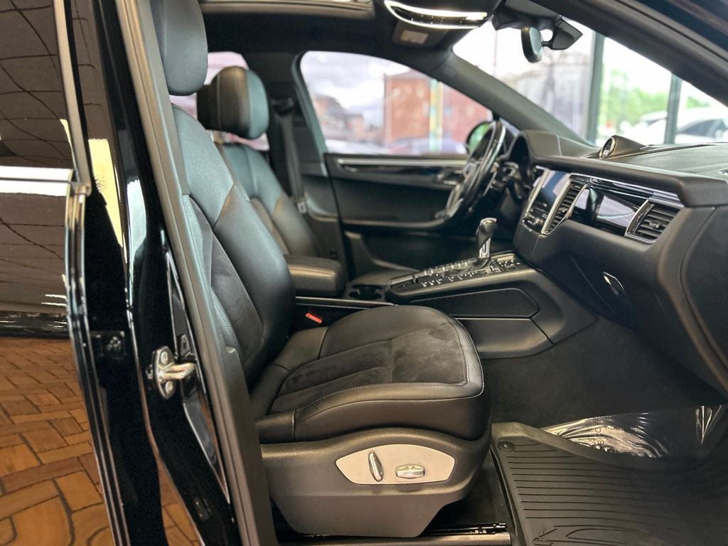 2017 Porsche Macan S AWD - 22886724 - 18