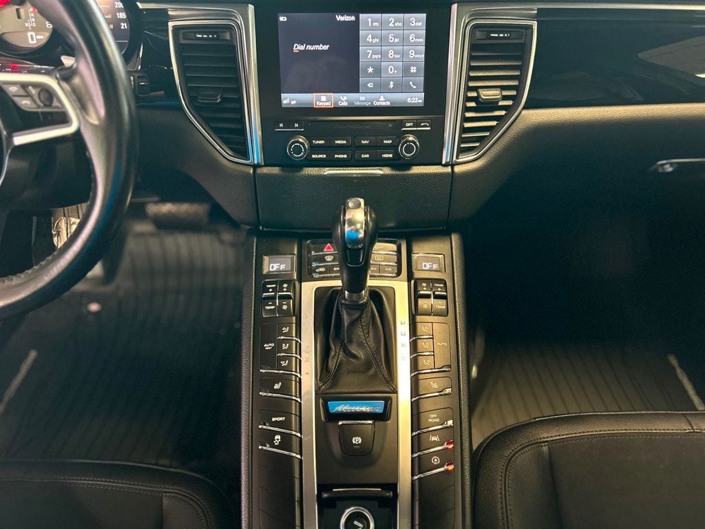 2017 Porsche Macan S AWD - 22886724 - 25