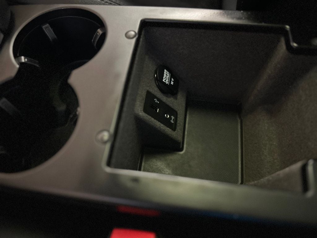 2017 Porsche Macan S AWD - 22886724 - 29